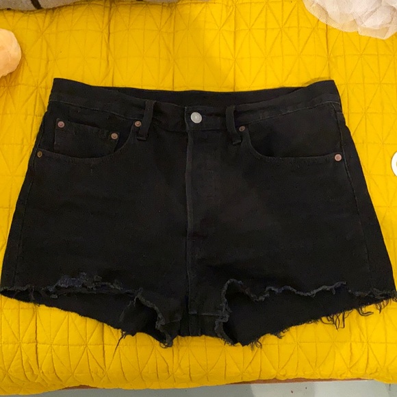 Levi’s 501 Shorts - Picture 1 of 2
